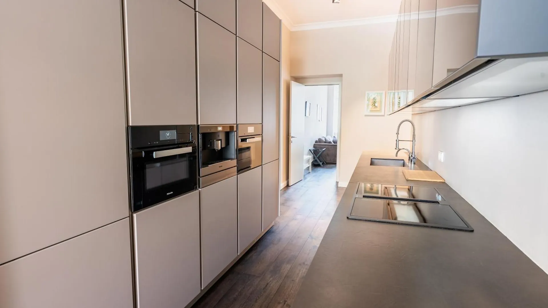Premium Suites Vienna - City Paradise 0*,