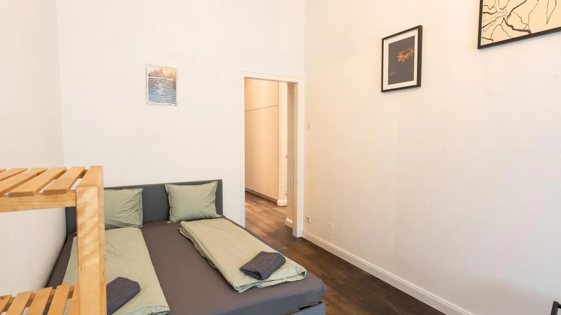 Premium Suites Vienna - City Paradise 0*,  Austria